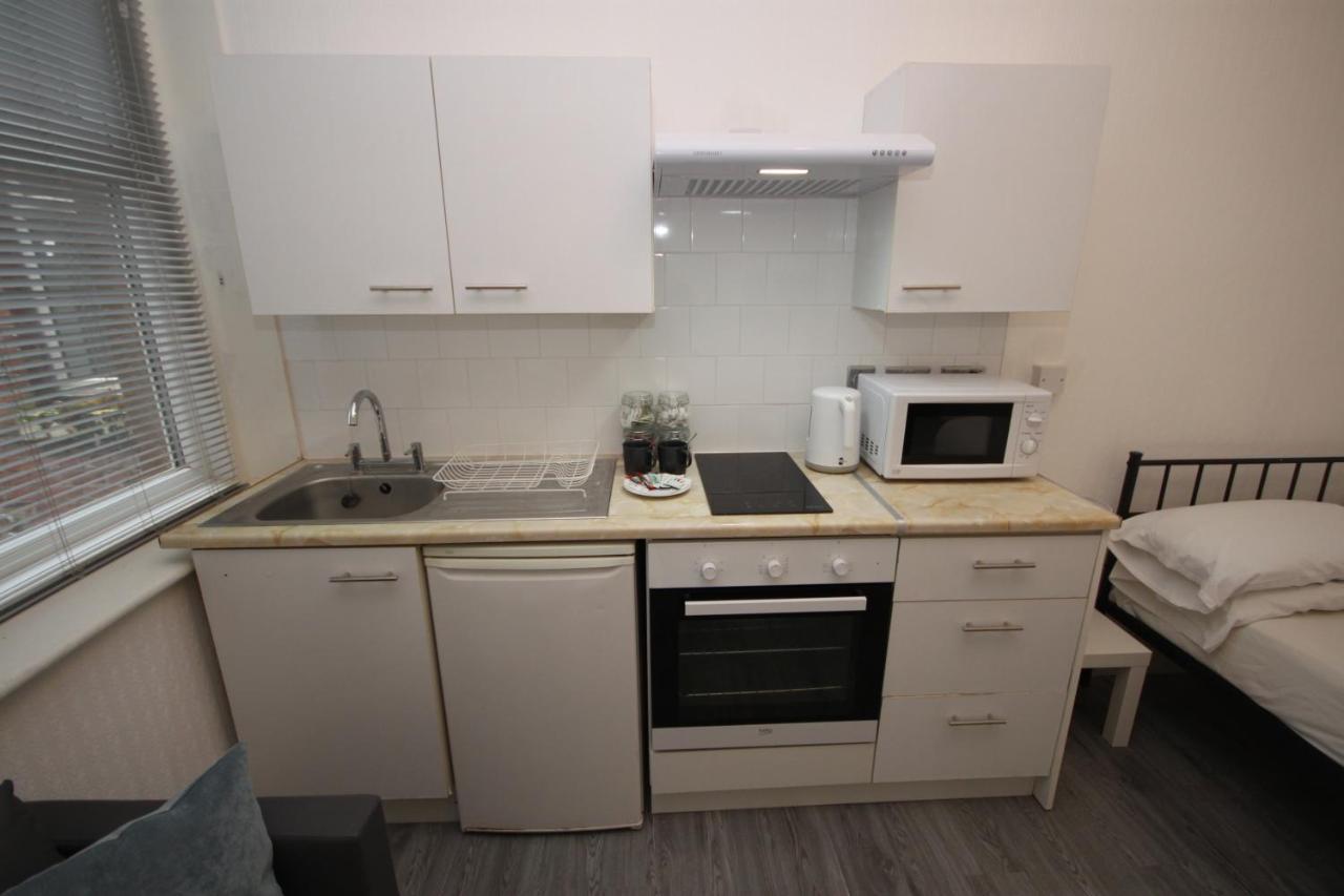 Barton Beachside - Stylish Studio Apartment, Double & Single - Central Beach & Promenade Location - Over 21'S, Family Friendly Only, Id Required 블랙풀 외부 사진