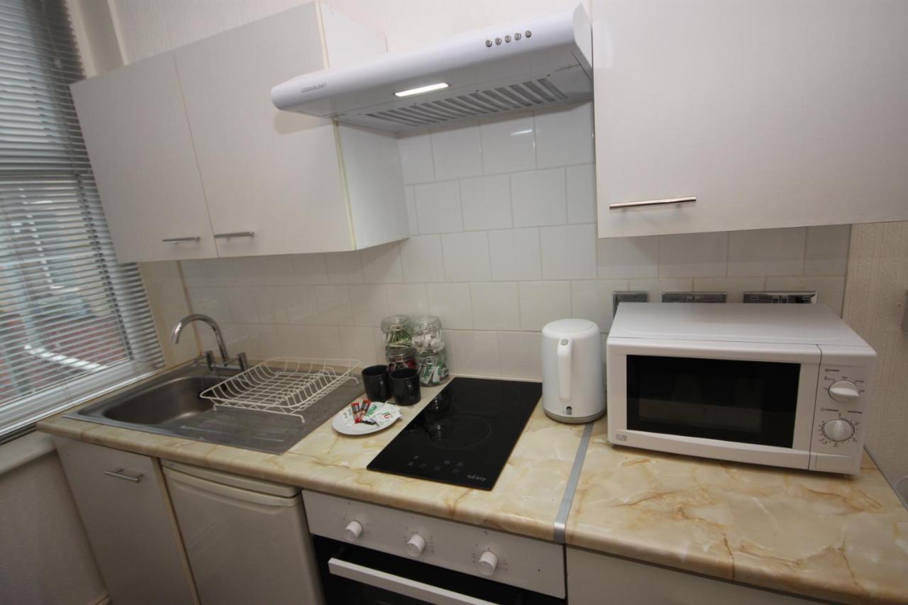 Barton Beachside - Stylish Studio Apartment, Double & Single - Central Beach & Promenade Location - Over 21'S, Family Friendly Only, Id Required 블랙풀 외부 사진