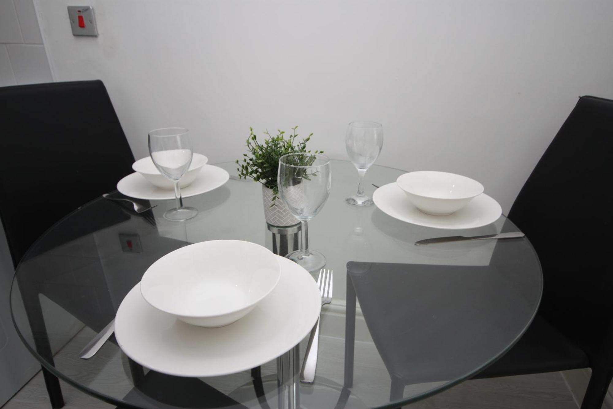 Barton Beachside - Stylish Studio Apartment, Double & Single - Central Beach & Promenade Location - Over 21'S, Family Friendly Only, Id Required 블랙풀 외부 사진