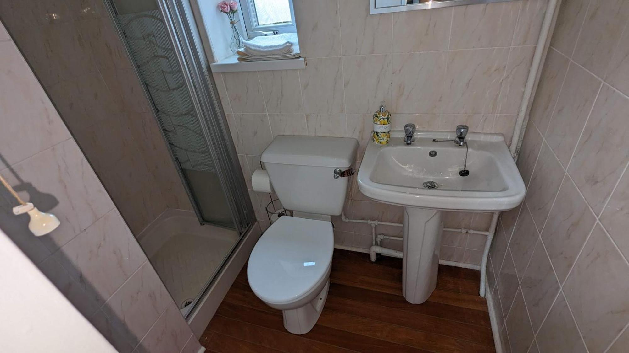 Barton Beachside - Stylish Studio Apartment, Double & Single - Central Beach & Promenade Location - Over 21'S, Family Friendly Only, Id Required 블랙풀 외부 사진