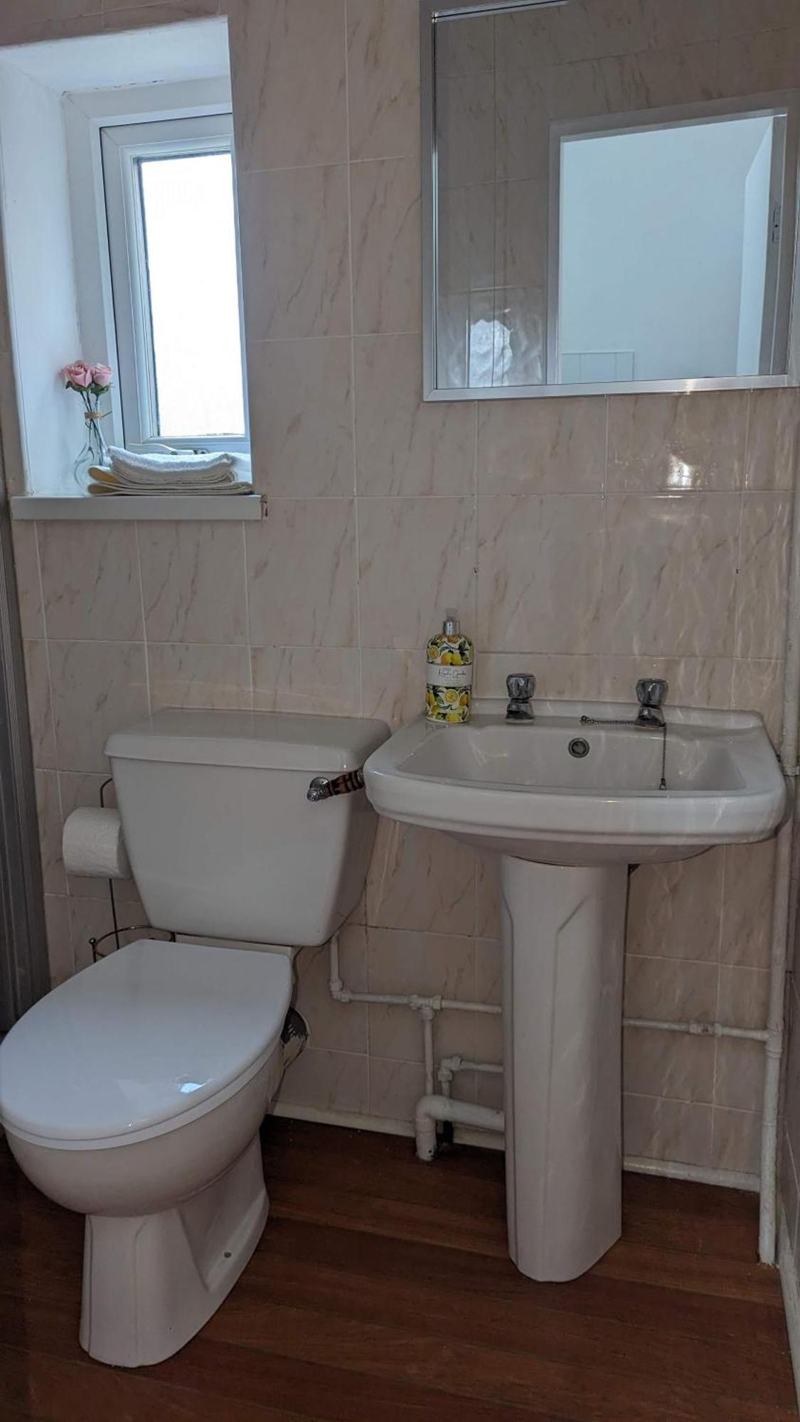 Barton Beachside - Stylish Studio Apartment, Double & Single - Central Beach & Promenade Location - Over 21'S, Family Friendly Only, Id Required 블랙풀 외부 사진