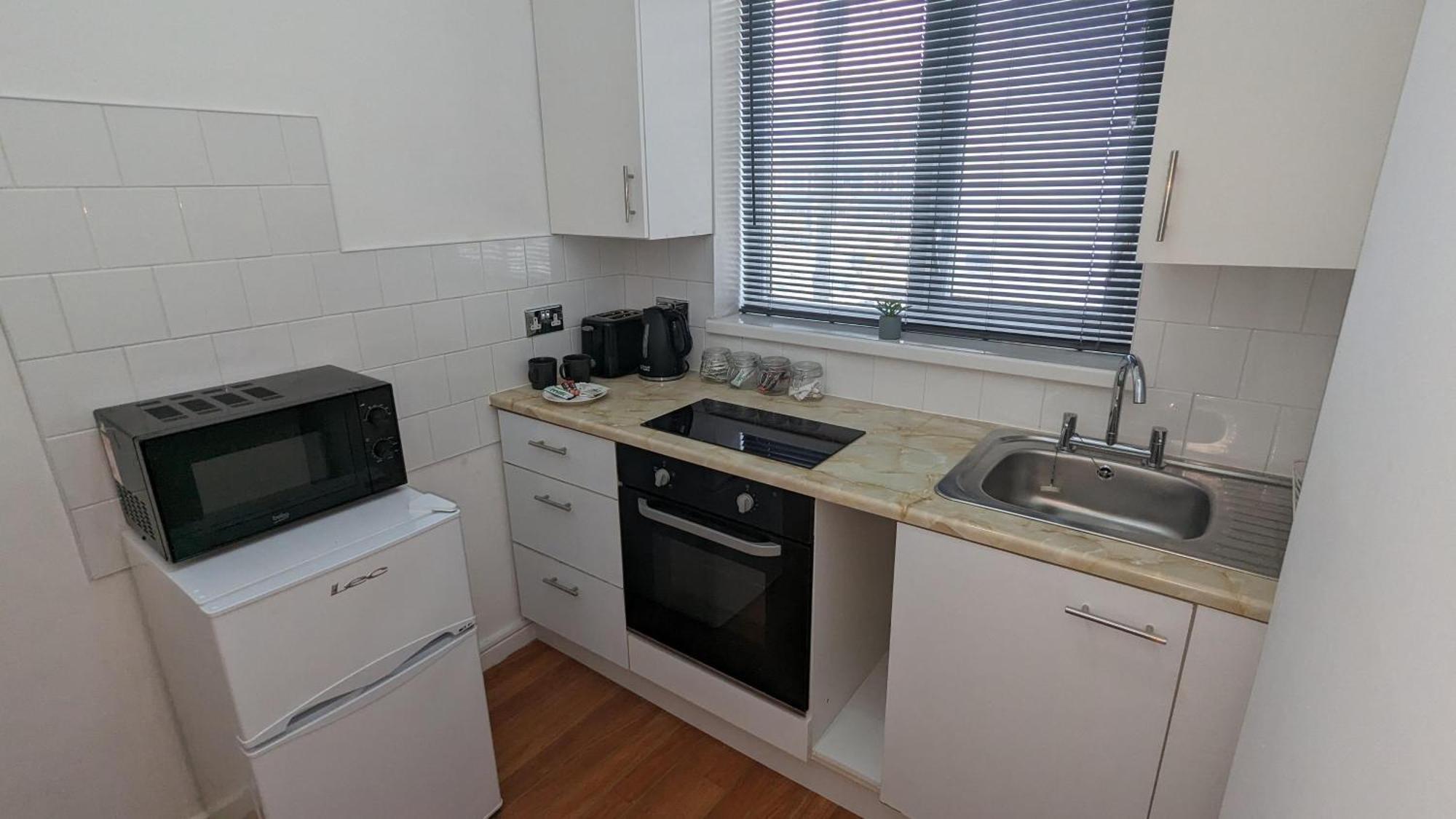 Barton Beachside - Stylish Studio Apartment, Double & Single - Central Beach & Promenade Location - Over 21'S, Family Friendly Only, Id Required 블랙풀 외부 사진