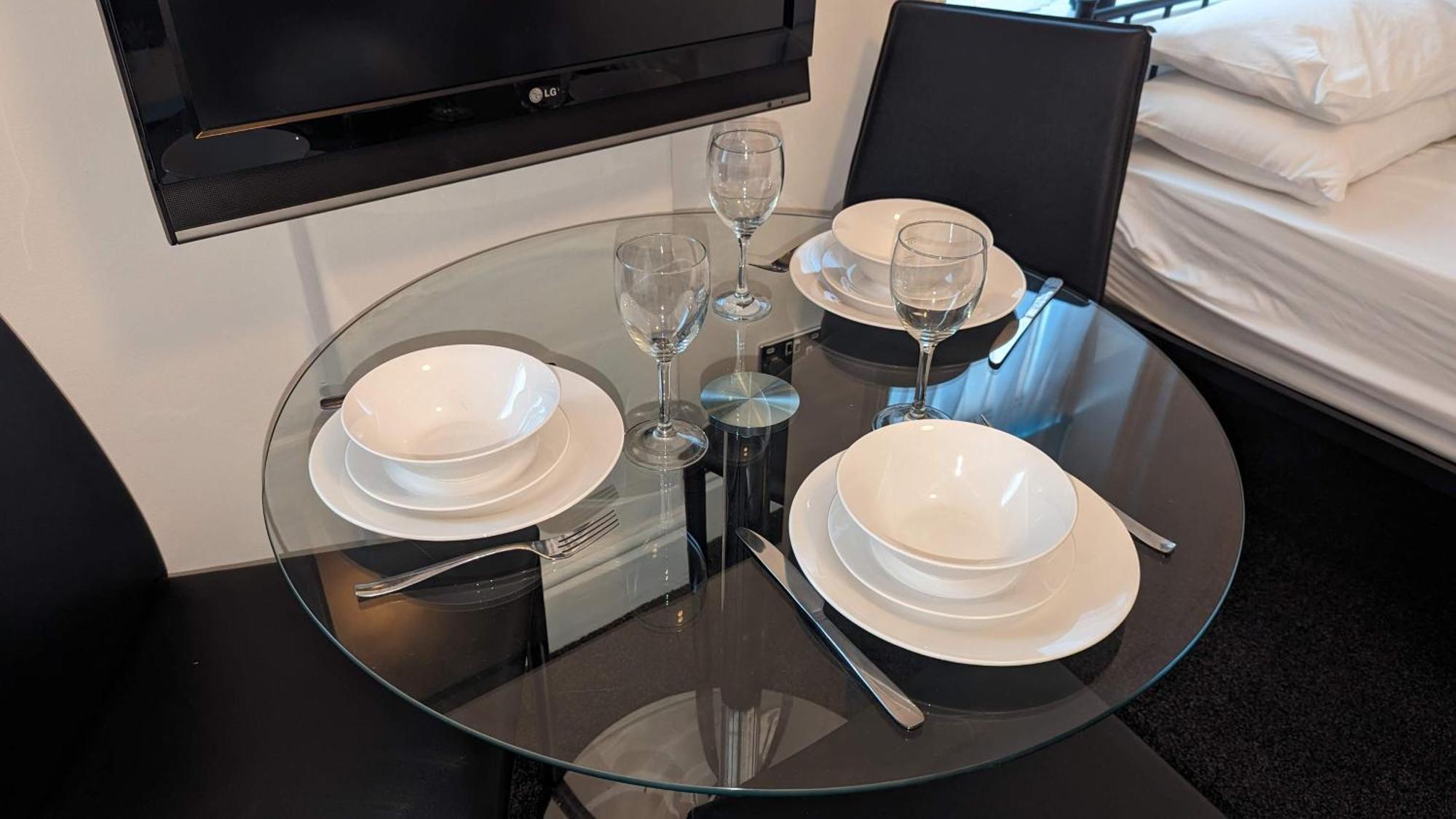Barton Beachside - Stylish Studio Apartment, Double & Single - Central Beach & Promenade Location - Over 21'S, Family Friendly Only, Id Required 블랙풀 외부 사진